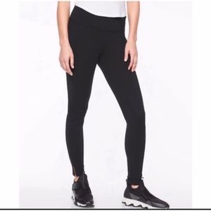 Athleta Mercer Tight in Black Size M
